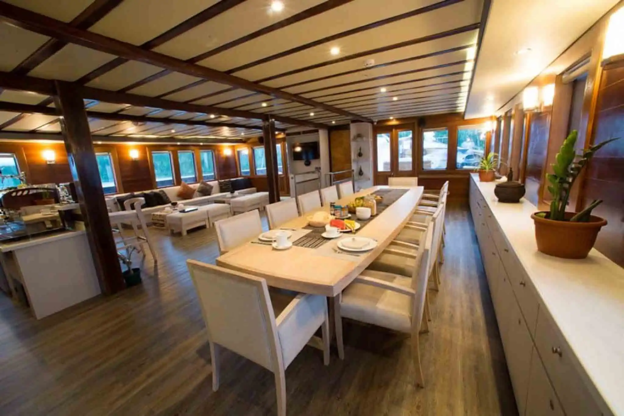 sewa kapal lamima liveaboard