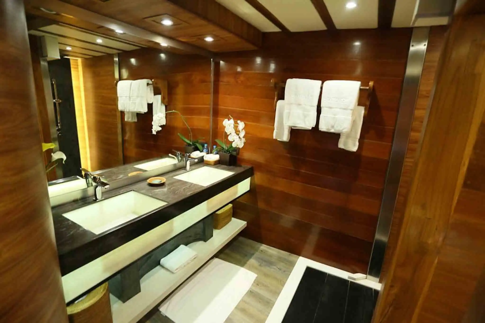 sewa kapal lamima liveaboard