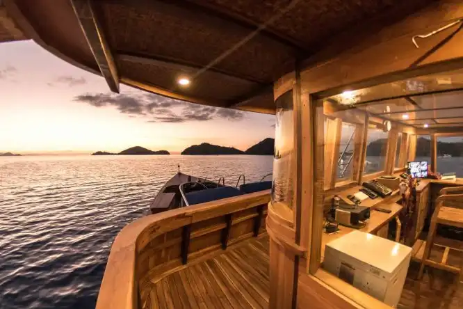 magia 2 liveaboard