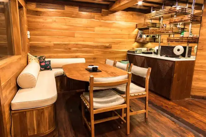 magia 2 liveaboard